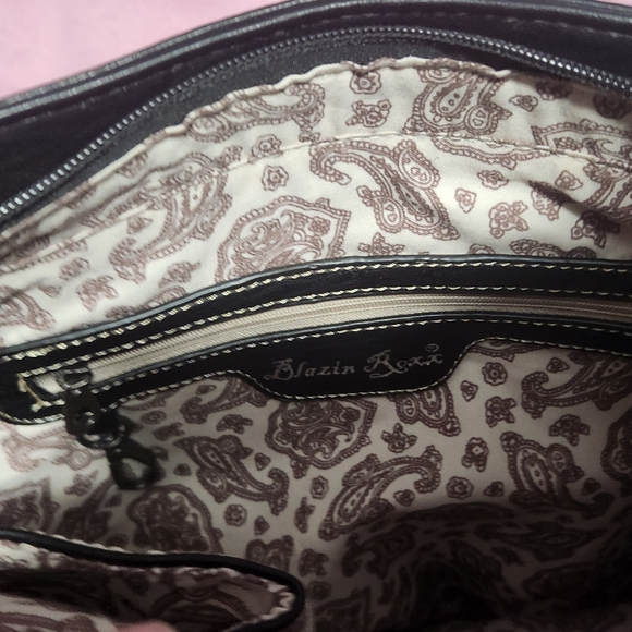 NWT Blazin Roxx Conceal Carry Purse - Picture 6 of 9